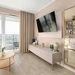 Sky Eleven - Parking & Balcony By Renters Prestige *