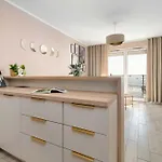 Sky Eleven - Parking & Balcony By Renters Prestige *