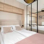 Daire Sky Eleven - Parking & Balcony By Renters Prestige *