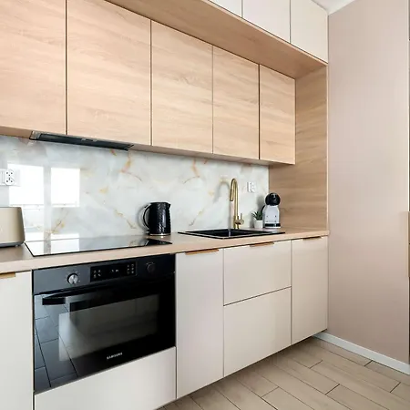 Sky Eleven - Parking&balcony By Renters Prestige Apartament