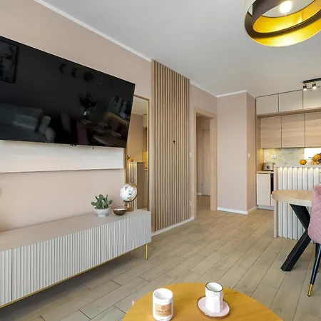Sky Eleven - Parking & Balcony By Renters Prestige Apartment Poznan