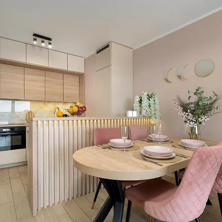 Sky Eleven - Parking & Balcony By Renters Prestige Apartment *