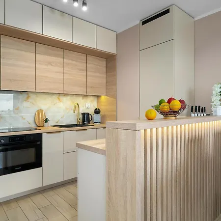 Sky Eleven - Parking & Balcony By Renters Prestige Apartment