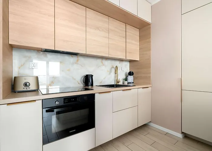 Sky Eleven - Parking&balcony By Renters Prestige Apartament